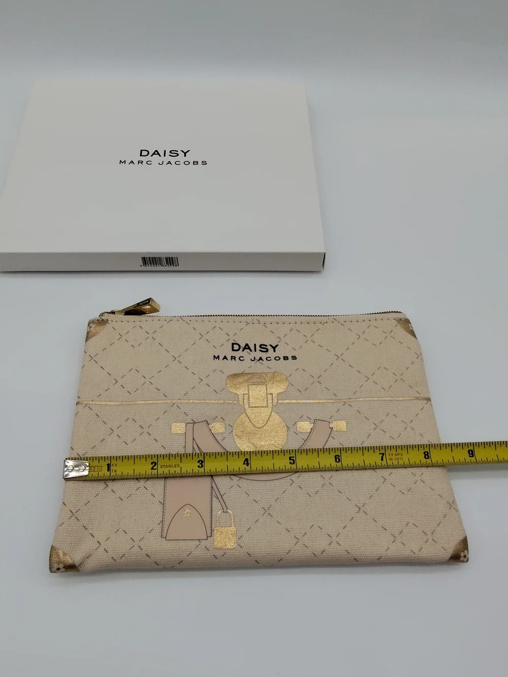 Marc Jacobs clean interior